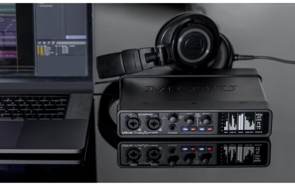 1212522_8 - Mediatech Motu UltraLite-mk5 18x22 USB audio interface