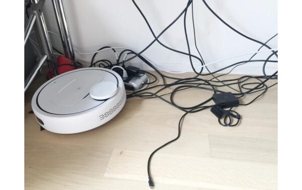 1227302_4 - Mediatech Max Hauri Kabelbox klein schwarz