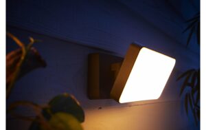 1238495_3 - Mediatech Philips Hue White Welcome Flutlicht schwarz 2300lm