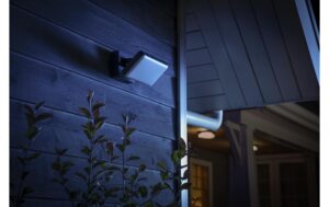 1238495_4 - Mediatech Philips Hue White Welcome Flutlicht schwarz 2300lm