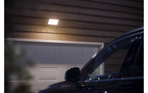 1238495_5 - Mediatech Philips Hue White Welcome Flutlicht schwarz 2300lm