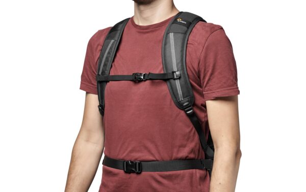 1271624_7 - Mediatech Lowepro Flipside 300 AW III schwarz