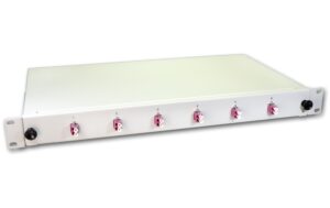 Lightwin 19 1HE Spleissbox, Multimode, OM4 6x DLC MM Kupplung violett, 12xLC/UPC Pigta