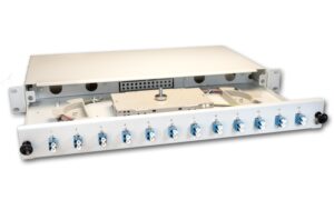Lightwin 19 1HE Spleissbox, Multimode, OM4 12x DLC MM Kupplung violett, 2x12 LC/UPC Pi
