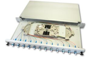 Lightwin 19 1HE Spleissbox, Multimode, OM4 12x DLC MM Kupplung violett, 2x12 LC/UPC Pi