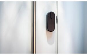 1304664_4 - Mediatech Yale Linus Smart Lock schwarz Kit 1 +Bridge