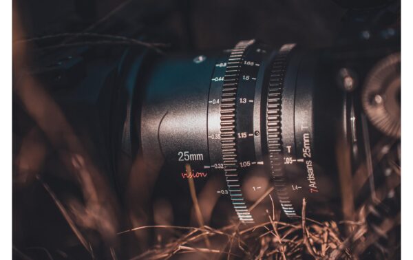 1311651_6 - Mediatech 7Artisans C101B 25mm T1.05 Sony (E Mount)