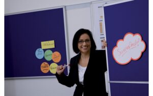 1343136_2 - Mediatech FRANKEN Moderationskarten Wolke 620 x 370 mm, weiss/rot, 20 Stück