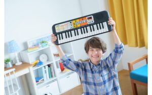 Yamaha PSS-F30 Mini Keyboard, 37 Mini Keys, Schwarz