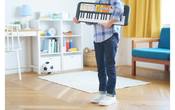 Yamaha PSS-F30 Mini Keyboard, 37 Mini Keys, Schwarz
