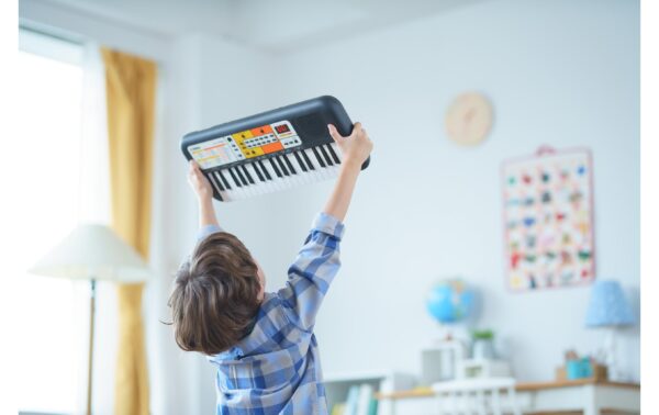Yamaha PSS-F30 Mini Keyboard, 37 Mini Keys, Schwarz