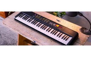 1344371_8 - Mediatech Yamaha PSR-F52 Portable Keyboard, 61 Keys