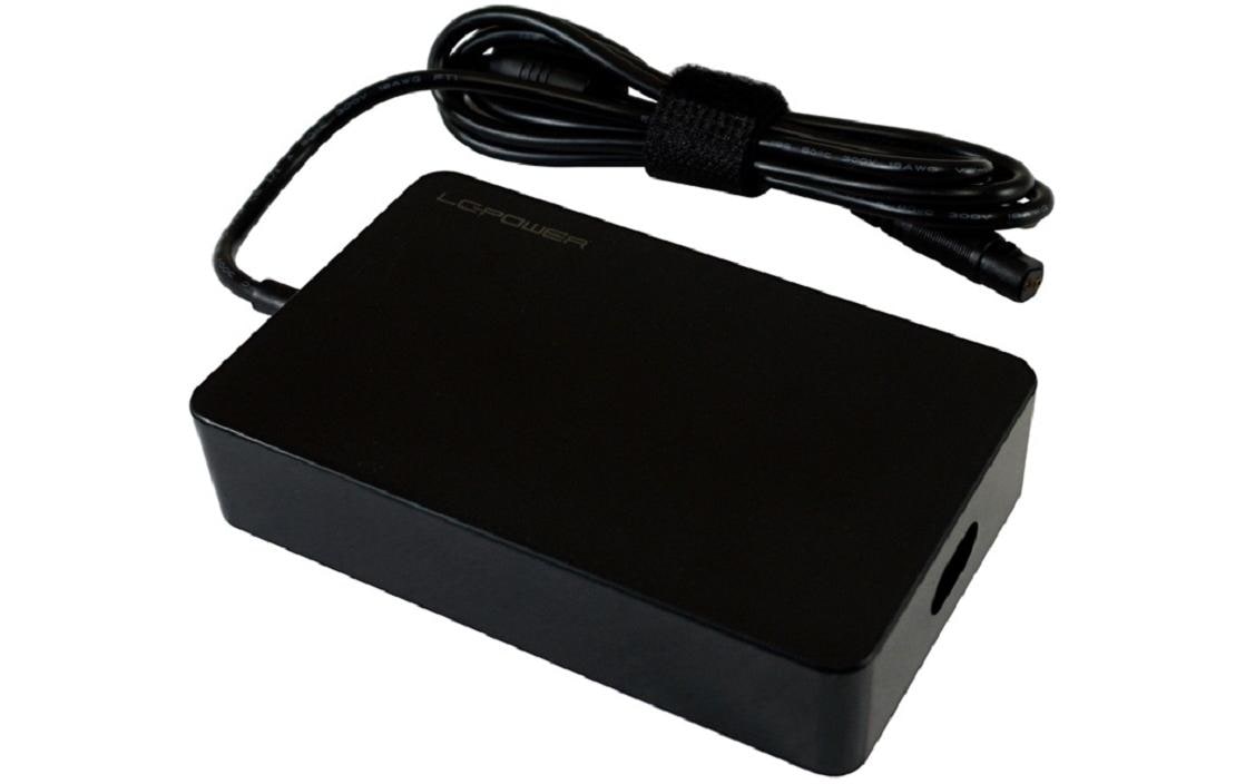 1374932_1 - Mediatech LC-Power AC Adapter universal, 90 Watt inkl.10 Adapter