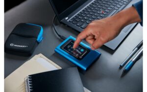 1387408_6 - Mediatech SSD Kingston IronKey VaultPrivacy 80 1920GB USB3.2 Gen1 (Type-C), 256bit-AES, FIPS 197