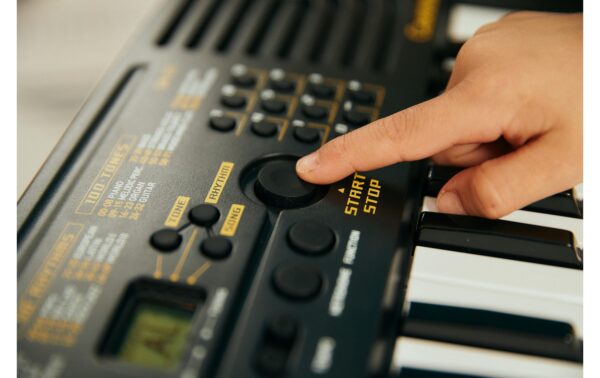 CASIO SA-51 Mini Keyboard, 32 Keys, schwarz / weiss