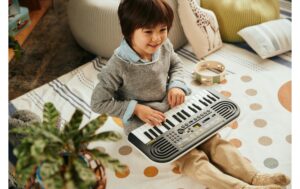 CASIO SA-51 Mini Keyboard, 32 Keys, schwarz / weiss