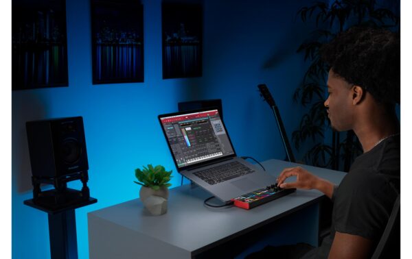AKAI LPD8 MKII 8 Pads, 8 Drehregler