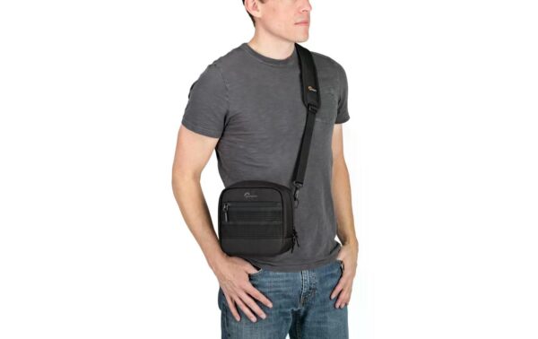 1463837_5 - Mediatech Lowepro ProTactic Zubehörtasche 100 AW