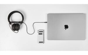 LMP USB Compact Dock 2, 6 Port, 4K HDMI, TB, USB-C, USB-3.0, Ethernet, silber