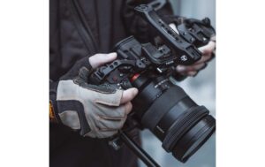 1564526_3 - Mediatech Pro Kit for Sony a7 IV, Black