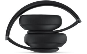 1588338_2 - Mediatech Apple Beats Studio Pro Wireless Over-Ear Black