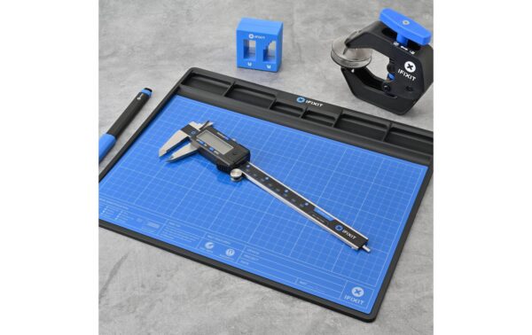 1602985_3 - Mediatech iFixit Repair Business Toolkit RBT