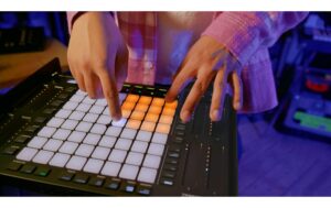 AKAI  APC64, Ableton Controller 64 RGB-Pads, 8 Touch-Strips