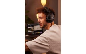 1636476_1 - Mediatech Beyerdynamic DT 770 Pro (250 Ohm) Black Geschlossener Studiokopfhörer, schwarz