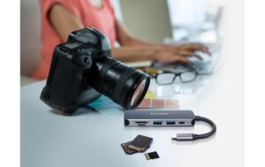 1641736_2 - Mediatech D-Link Hub DUB-2325/E: 5-in-1 USB-C Hub 2x USB 3.0 mit Card Reader