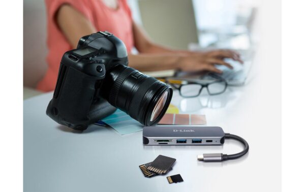1641736_2 - Mediatech D-Link Hub DUB-2325/E: 5-in-1 USB-C Hub 2x USB 3.0 mit Card Reader