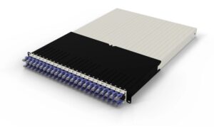 Patchbox One Cat.6A, 19 UTP Violett inkl. 24 Kassetten mit 1.8m Slimpatchkabel