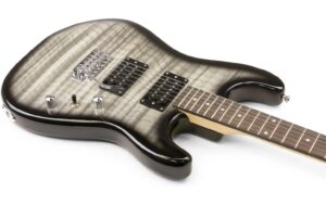 MAX GigKitQBL E-Gitarrenset, Quilted-Style, schwarz