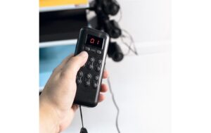1664301_2 - Mediatech Dörr Funkt Motor Rollenaufhänger für 4 Papierhintergründe