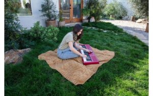 Roland GO:KEYS 3 Dark Red Music Creation Keyboard, 61-Tasten, rot