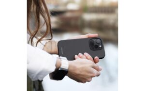 1703931_4 - Mediatech Vonmählen Eco Silicone Case Black iPhone 15