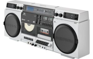 Medion LIFE P66538 Retro Boombox silber, DAB+, BT, Kassettendeck