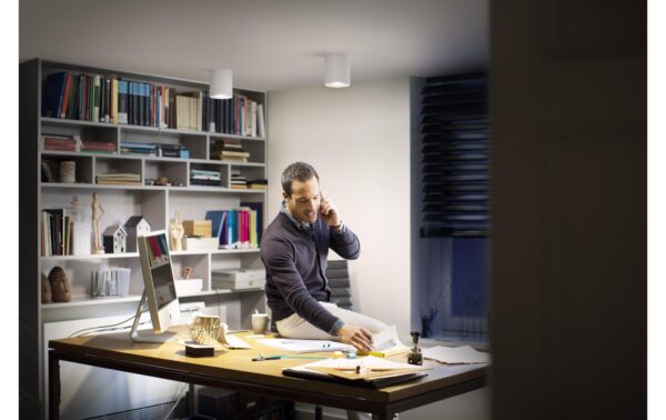 Philips Hue White amb. Pillar Spot 1 flg. weiss 350lm Erweiterung