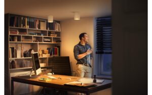 Philips Hue White amb. Pillar Spot 1 flg. weiss 350lm Erweiterung