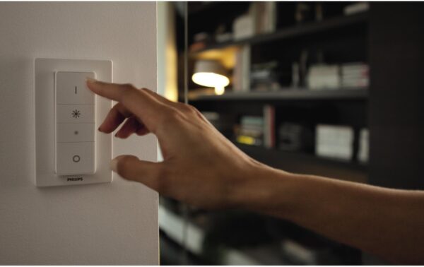 Philips Hue White amb. Runner 1 flg. weiss 350lm inkl. Dimmschalter