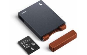 1819627_3 - Mediatech Card Reader PKT CFexpress A