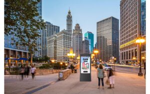 1896325_5 - Mediatech Peerless-AV KOP55XHB-S-EUK Kiosk 55, Outdoor, inkl XHB Display, Silb.