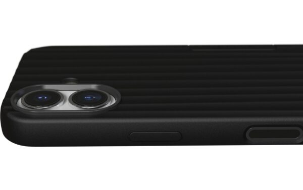 Nudient Bold MagSafe Charcoal Black iPhone 17