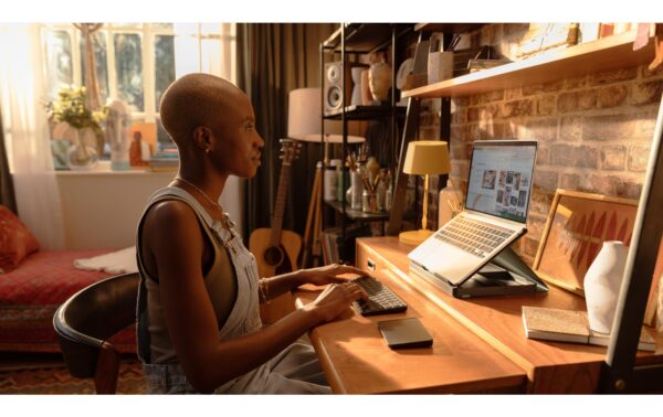 Logitech Pop-Up Desk classic chic 
