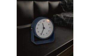 TFA Analog-Wecker ohne Batterie, Sweep-Werk