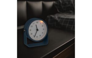 TFA Analog-Wecker ohne Batterie, Sweep-Werk