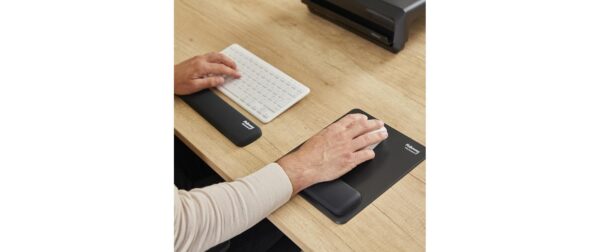 2028213_3 - Mediatech Fellowes kompakte Handgelenkauflage Breyta aus recyceltem Material, black