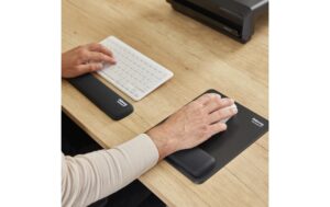 2028213_6 - Mediatech Fellowes kompakte Handgelenkauflage Breyta aus recyceltem Material, black