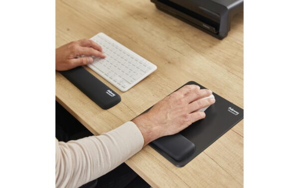2028213_6 - Mediatech Fellowes kompakte Handgelenkauflage Breyta aus recyceltem Material, black