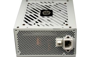 2039139_6 - Mediatech Netzteil Enermax Revolution 3 S White 80+ Plat., volmodular, ATX 3.1