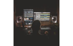 2048978_8 - Mediatech Palmer Studio Monitor Orbit 11 Schwarz schwarz, 3 Wege